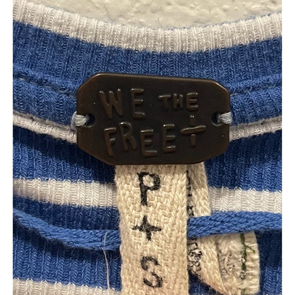 WE THE FREE Round Tee Blue White Top - Picture 4 of 6